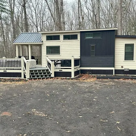 Mount Crumpit 775 - A Petite Paradise